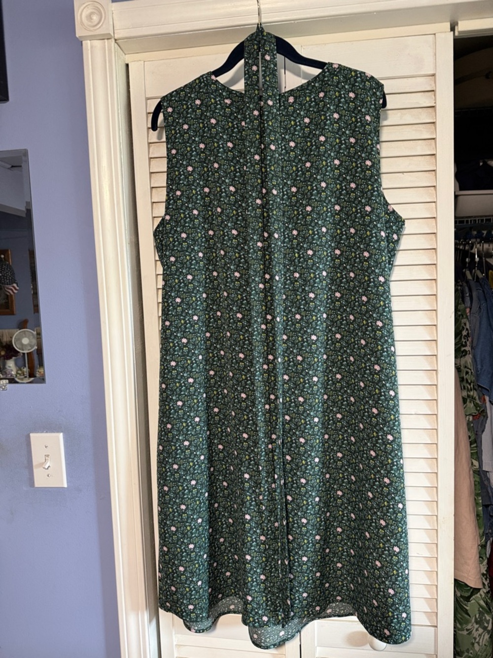 Loft Plus- Sleeveless Floral A-Line Dress in Dark Green - Picture 2 of 4